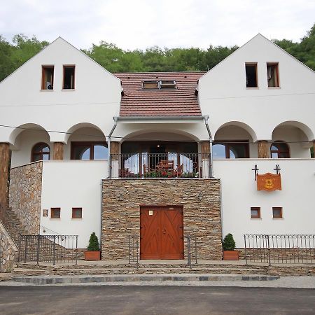 Penzion Kallai A Vinaren Filakovo Exterior foto